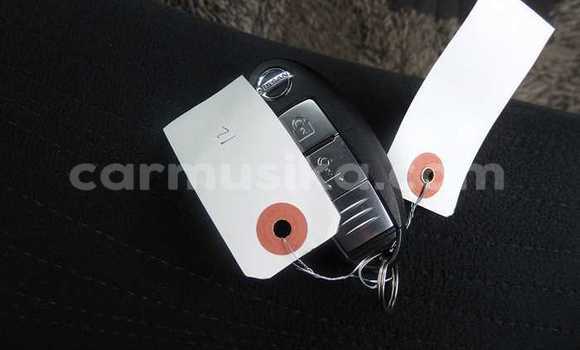 Buy Used Nissan Cube Red Car in Beitbridge in Matabeleland South Buy Used Nissan Cube Red Car in Beitbridge in Matabeleland South