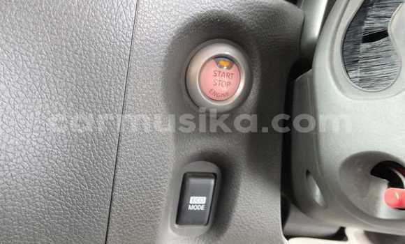 Buy Used Nissan Cube Red Car in Beitbridge in Matabeleland South Buy Used Nissan Cube Red Car in Beitbridge in Matabeleland South