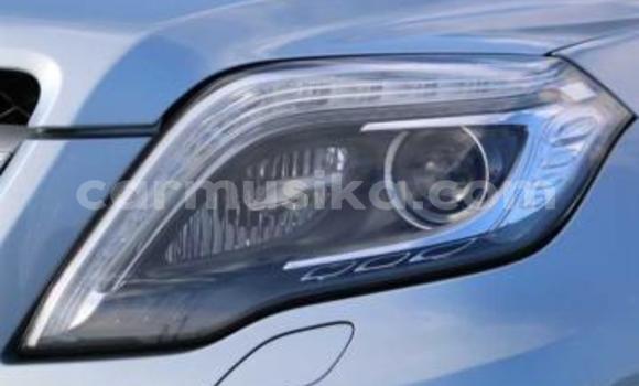 Tenga Tsaru Mercedes‒Benz GLK–Class Sirivha Mota in Beitbridge in Matabeleland South Tenga Tsaru Mercedes‒Benz GLK–Class Sirivha Mota in Beitbridge in Matabeleland South