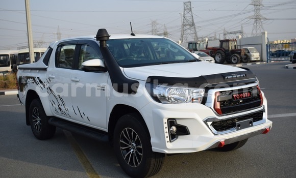 Tenga Tsaru Toyota Hiluxe Revo Chena Mota in Beitbridge in Matabeleland South