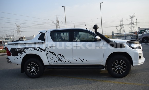 Nunua Ilio tumika Toyota Hiluxe Revo Nyeupe Gari ndani ya Beitbridge nchini Matabeleland Kusini Nunua Ilio tumika Toyota Hiluxe Revo Nyeupe Gari ndani ya Beitbridge nchini Matabeleland Kusini