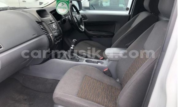 Acheter Occasion Voiture Ford Ranger Blanc à Beitbridge, Matabeleland South Acheter Occasion Voiture Ford Ranger Blanc à Beitbridge, Matabeleland South