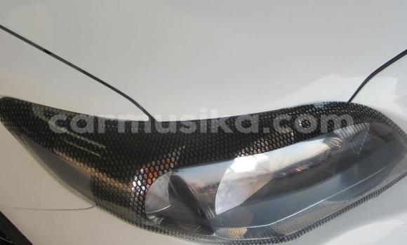 Nunua Ilio tumika Toyota Corolla Nyeupe Gari ndani ya Beitbridge nchini Matabeleland Kusini Nunua Ilio tumika Toyota Corolla Nyeupe Gari ndani ya Beitbridge nchini Matabeleland Kusini