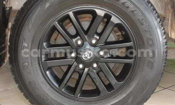 Nunua Ilio tumika Toyota Fortuner Beige Gari ndani ya Beitbridge nchini Matabeleland Kusini Nunua Ilio tumika Toyota Fortuner Beige Gari ndani ya Beitbridge nchini Matabeleland Kusini