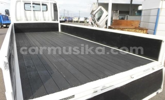 Acheter Occasion Utilitaire Toyota Dyna Blanc à Beitbridge, Matabeleland South Acheter Occasion Utilitaire Toyota Dyna Blanc à Beitbridge, Matabeleland South