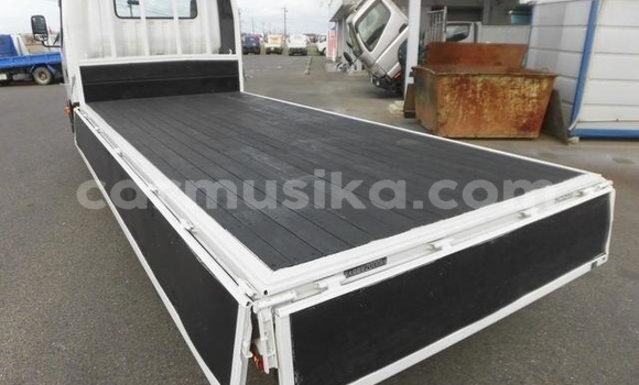 Acheter Occasion Utilitaire Toyota Dyna Blanc à Beitbridge, Matabeleland South Acheter Occasion Utilitaire Toyota Dyna Blanc à Beitbridge, Matabeleland South