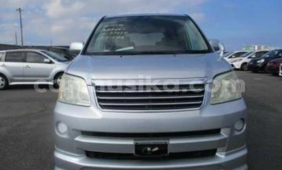 Nunua Ilio tumika Toyota Noah Fedha Gari ndani ya Beitbridge nchini Matabeleland Kusini