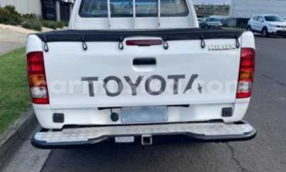 Tenga Tsaru Toyota Hilux Chena Mota in Beitbridge in Matabeleland South Tenga Tsaru Toyota Hilux Chena Mota in Beitbridge in Matabeleland South