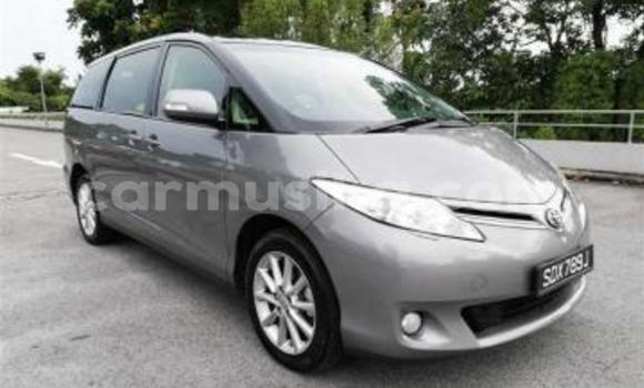 Nunua Ilio tumika Toyota Previa Fedha Gari ndani ya Beitbridge nchini Matabeleland Kusini Nunua Ilio tumika Toyota Previa Fedha Gari ndani ya Beitbridge nchini Matabeleland Kusini