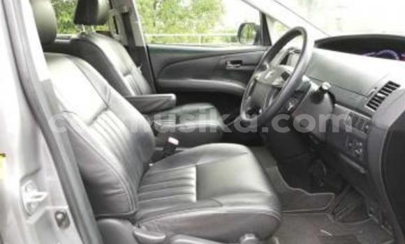 Nunua Ilio tumika Toyota Previa Fedha Gari ndani ya Beitbridge nchini Matabeleland Kusini Nunua Ilio tumika Toyota Previa Fedha Gari ndani ya Beitbridge nchini Matabeleland Kusini