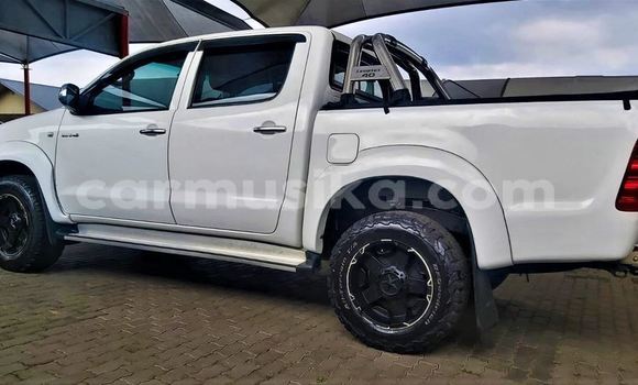 Acheter Occasion Voiture Toyota Hilux Blanc à Bulawayo, Bulawayo Acheter Occasion Voiture Toyota Hilux Blanc à Bulawayo, Bulawayo
