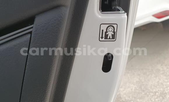 Nunua Ilio tumika Toyota Corolla Nyeupe Gari ndani ya Beitbridge nchini Matabeleland Kusini Nunua Ilio tumika Toyota Corolla Nyeupe Gari ndani ya Beitbridge nchini Matabeleland Kusini