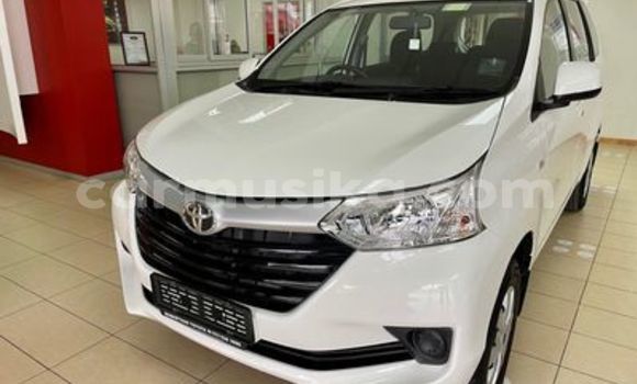 Buy Used Toyota Avanza White Car in Beitbridge in Matabeleland South