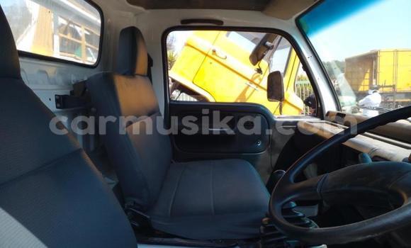 Acheter Occasion Utilitaire Nissan UD Blanc à Bulawayo, Bulawayo Acheter Occasion Utilitaire Nissan UD Blanc à Bulawayo, Bulawayo