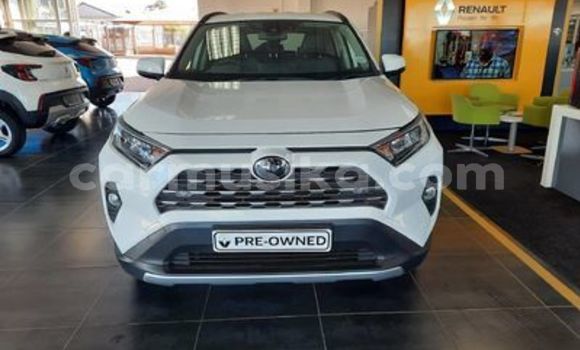 Tenga Tsaru Toyota RAV4 Chena Mota in Beitbridge in Matabeleland South Tenga Tsaru Toyota RAV4 Chena Mota in Beitbridge in Matabeleland South