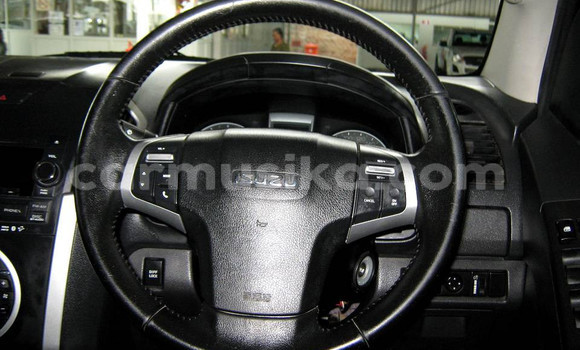 Tenga Tsaru Isuzu KB Tsvuku Mota in Beitbridge in Matabeleland South Tenga Tsaru Isuzu KB Tsvuku Mota in Beitbridge in Matabeleland South