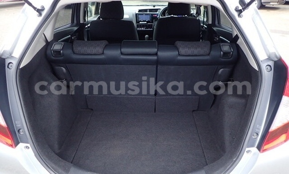 Acheter Occasion Voiture Honda Fit Gris à Beitbridge, Matabeleland South Acheter Occasion Voiture Honda Fit Gris à Beitbridge, Matabeleland South