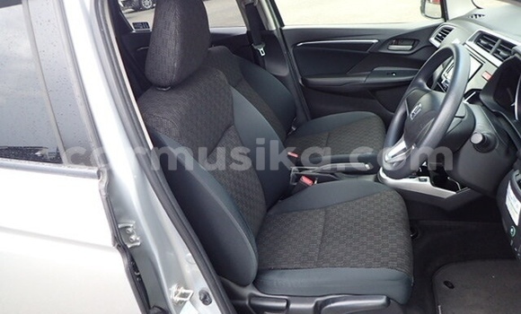 Acheter Occasion Voiture Honda Fit Gris à Beitbridge, Matabeleland South Acheter Occasion Voiture Honda Fit Gris à Beitbridge, Matabeleland South