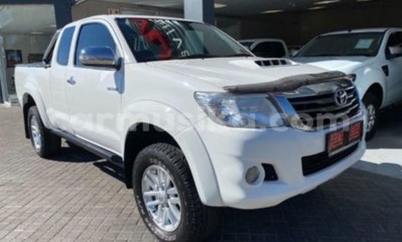 Tenga Tsaru Toyota Hilux Chena Mota in Beitbridge in Matabeleland South Tenga Tsaru Toyota Hilux Chena Mota in Beitbridge in Matabeleland South