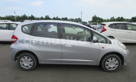 Acheter Occasion Voiture Honda Fit Gris à Beitbridge, Matabeleland South Acheter Occasion Voiture Honda Fit Gris à Beitbridge, Matabeleland South