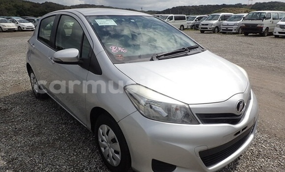 Nunua Ilio tumika Toyota Vitz Fedha Gari ndani ya Beitbridge nchini Matabeleland Kusini