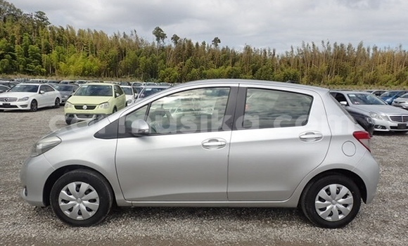 Tenga Tsaru Toyota Vitz Sirivha Mota in Beitbridge in Matabeleland South Tenga Tsaru Toyota Vitz Sirivha Mota in Beitbridge in Matabeleland South