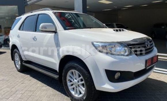 Nunua Ilio tumika Toyota Fortuner Nyeupe Gari ndani ya Beitbridge nchini Matabeleland Kusini