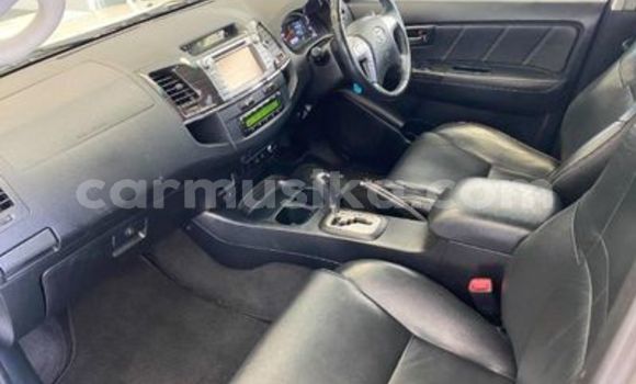 Acheter Occasion Voiture Toyota Fortuner Blanc à Beitbridge, Matabeleland South Acheter Occasion Voiture Toyota Fortuner Blanc à Beitbridge, Matabeleland South