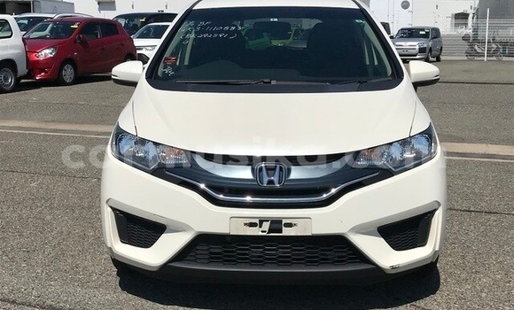Acheter Occasion Voiture Honda Fit Blanc à Beitbridge, Matabeleland South Acheter Occasion Voiture Honda Fit Blanc à Beitbridge, Matabeleland South