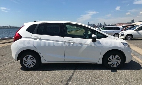 Acheter Occasion Voiture Honda Fit Blanc à Beitbridge, Matabeleland South Acheter Occasion Voiture Honda Fit Blanc à Beitbridge, Matabeleland South