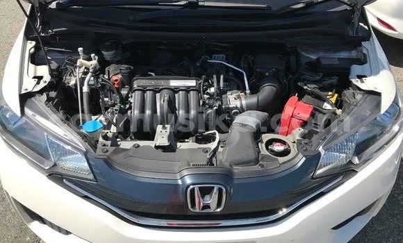 Acheter Occasion Voiture Honda Fit Blanc à Beitbridge, Matabeleland South Acheter Occasion Voiture Honda Fit Blanc à Beitbridge, Matabeleland South