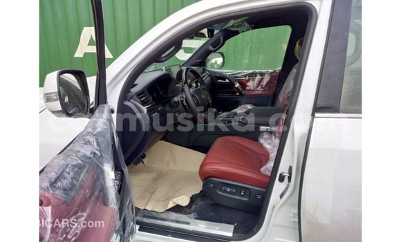 Acheter Import Voiture Lexus LX Blanc à Import - Dubai, Harare Acheter Import Voiture Lexus LX Blanc à Import - Dubai, Harare