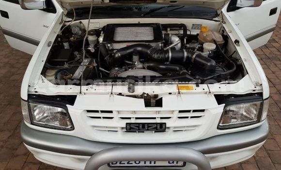 Acheter Occasion Voiture Isuzu KB Blanc à Beitbridge, Matabeleland South Acheter Occasion Voiture Isuzu KB Blanc à Beitbridge, Matabeleland South