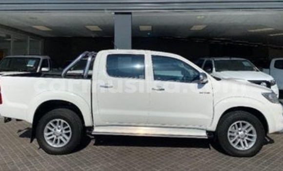 Nunua Ilio tumika Toyota Hilux Nyeupe Gari ndani ya Beitbridge nchini Matabeleland Kusini