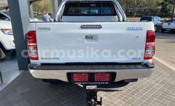 Acheter Occasion Voiture Toyota Hilux Blanc à Beitbridge, Matabeleland South Acheter Occasion Voiture Toyota Hilux Blanc à Beitbridge, Matabeleland South