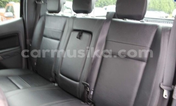 Nunua Ilio tumika Ford Ranger Nyeusi Gari ndani ya Beitbridge nchini Matabeleland Kusini Nunua Ilio tumika Ford Ranger Nyeusi Gari ndani ya Beitbridge nchini Matabeleland Kusini