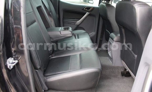 Nunua Ilio tumika Ford Ranger Nyeusi Gari ndani ya Beitbridge nchini Matabeleland Kusini Nunua Ilio tumika Ford Ranger Nyeusi Gari ndani ya Beitbridge nchini Matabeleland Kusini