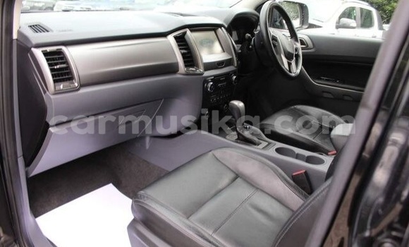 Nunua Ilio tumika Ford Ranger Nyeusi Gari ndani ya Beitbridge nchini Matabeleland Kusini Nunua Ilio tumika Ford Ranger Nyeusi Gari ndani ya Beitbridge nchini Matabeleland Kusini