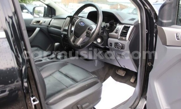 Nunua Ilio tumika Ford Ranger Nyeusi Gari ndani ya Beitbridge nchini Matabeleland Kusini Nunua Ilio tumika Ford Ranger Nyeusi Gari ndani ya Beitbridge nchini Matabeleland Kusini