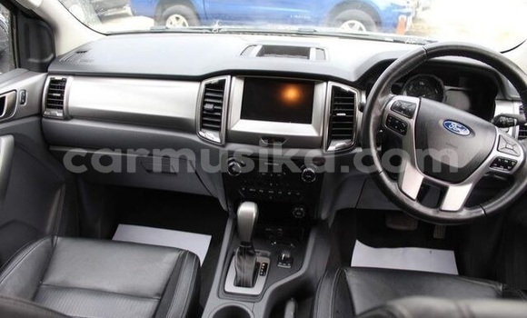 Nunua Ilio tumika Ford Ranger Nyeusi Gari ndani ya Beitbridge nchini Matabeleland Kusini Nunua Ilio tumika Ford Ranger Nyeusi Gari ndani ya Beitbridge nchini Matabeleland Kusini