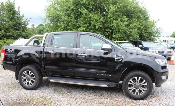 Nunua Ilio tumika Ford Ranger Nyeusi Gari ndani ya Beitbridge nchini Matabeleland Kusini Nunua Ilio tumika Ford Ranger Nyeusi Gari ndani ya Beitbridge nchini Matabeleland Kusini