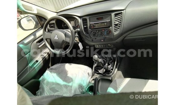 Buy Import Mitsubishi L200 White Car in Import - Dubai in Harare Buy Import Mitsubishi L200 White Car in Import - Dubai in Harare