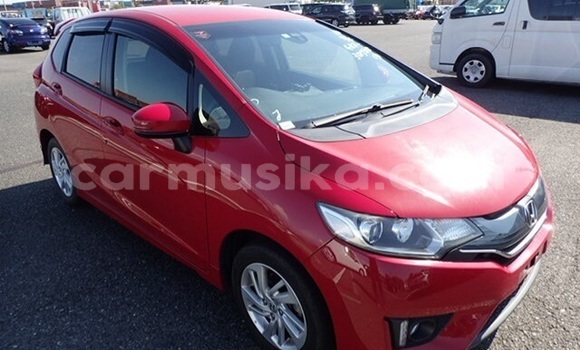 Nunua Ilio tumika Honda Fit Nyekundu Gari ndani ya Beitbridge nchini Matabeleland Kusini