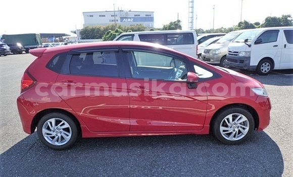 Nunua Ilio tumika Honda Fit Nyekundu Gari ndani ya Beitbridge nchini Matabeleland Kusini Nunua Ilio tumika Honda Fit Nyekundu Gari ndani ya Beitbridge nchini Matabeleland Kusini