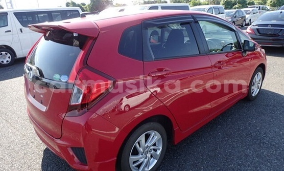 Nunua Ilio tumika Honda Fit Nyekundu Gari ndani ya Beitbridge nchini Matabeleland Kusini Nunua Ilio tumika Honda Fit Nyekundu Gari ndani ya Beitbridge nchini Matabeleland Kusini