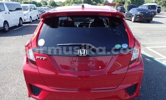 Nunua Ilio tumika Honda Fit Nyekundu Gari ndani ya Beitbridge nchini Matabeleland Kusini Nunua Ilio tumika Honda Fit Nyekundu Gari ndani ya Beitbridge nchini Matabeleland Kusini