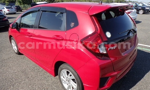 Nunua Ilio tumika Honda Fit Nyekundu Gari ndani ya Beitbridge nchini Matabeleland Kusini Nunua Ilio tumika Honda Fit Nyekundu Gari ndani ya Beitbridge nchini Matabeleland Kusini