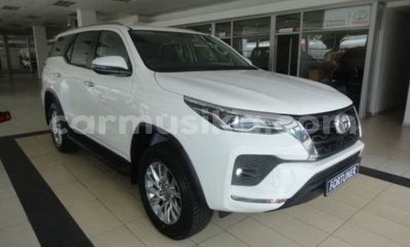Buy Used Toyota Fortuner White Car in Beitbridge in Matabeleland South