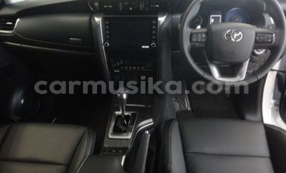 Acheter Occasion Voiture Toyota Fortuner Blanc à Beitbridge, Matabeleland South Acheter Occasion Voiture Toyota Fortuner Blanc à Beitbridge, Matabeleland South