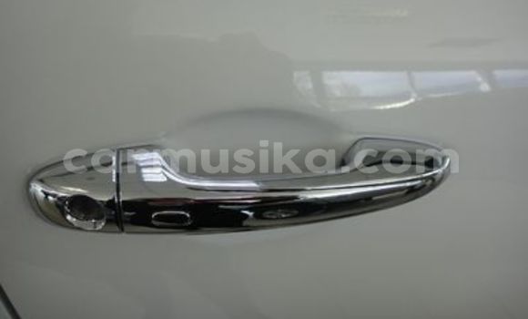 Acheter Occasion Voiture Toyota Fortuner Blanc à Beitbridge, Matabeleland South Acheter Occasion Voiture Toyota Fortuner Blanc à Beitbridge, Matabeleland South